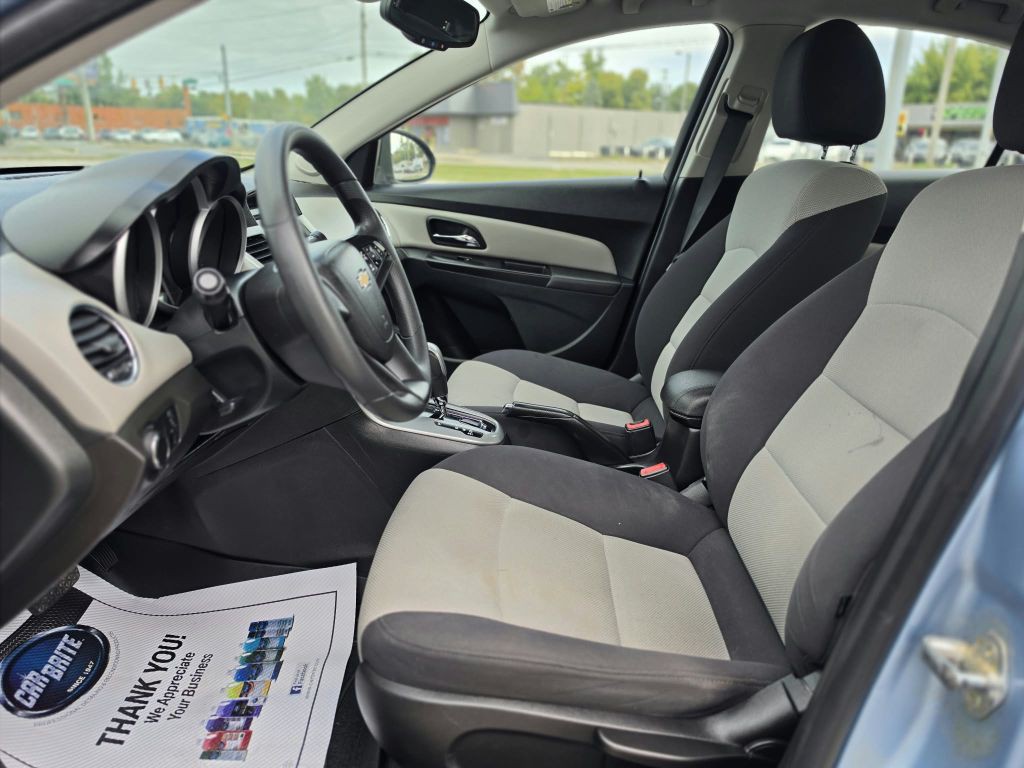 2012 Chevrolet Cruze Image 9