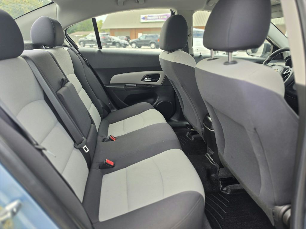2012 Chevrolet Cruze Image 11
