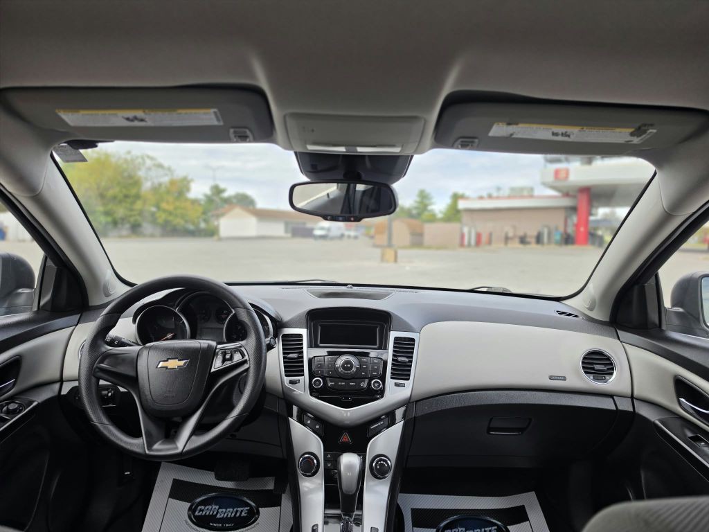 2012 Chevrolet Cruze Image 13