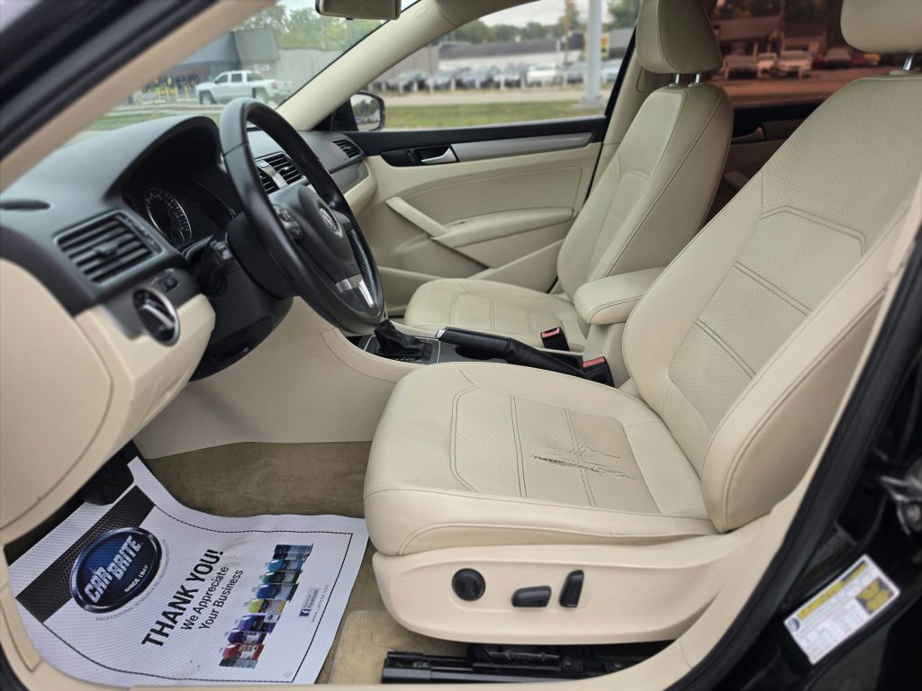 2014 Volkswagen Passat Image 9