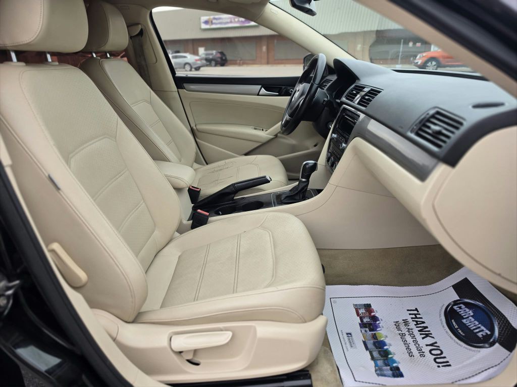 2014 Volkswagen Passat Image 12