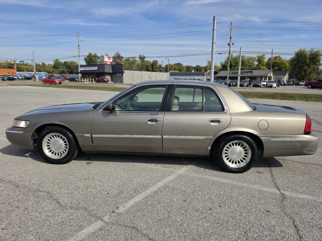 2002 Mercury Grand Marquis Image 3