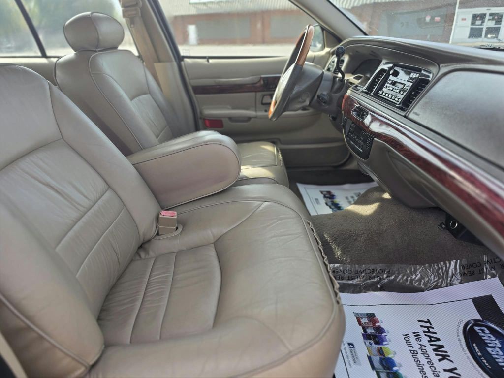 2002 Mercury Grand Marquis Image 12