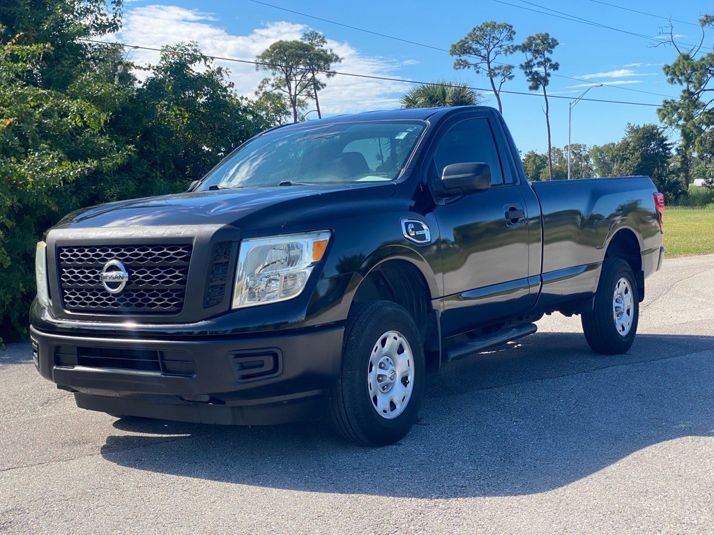 2017 Nissan Titan Image 2