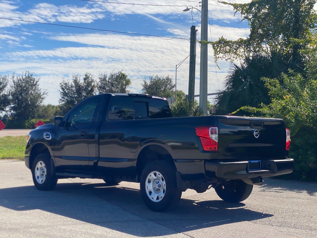 2017 Nissan Titan Image 6