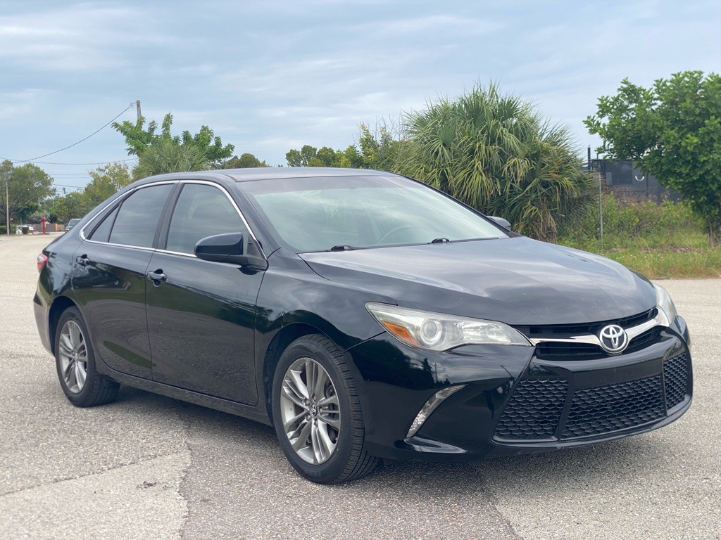 2017 Toyota Camry Image 1