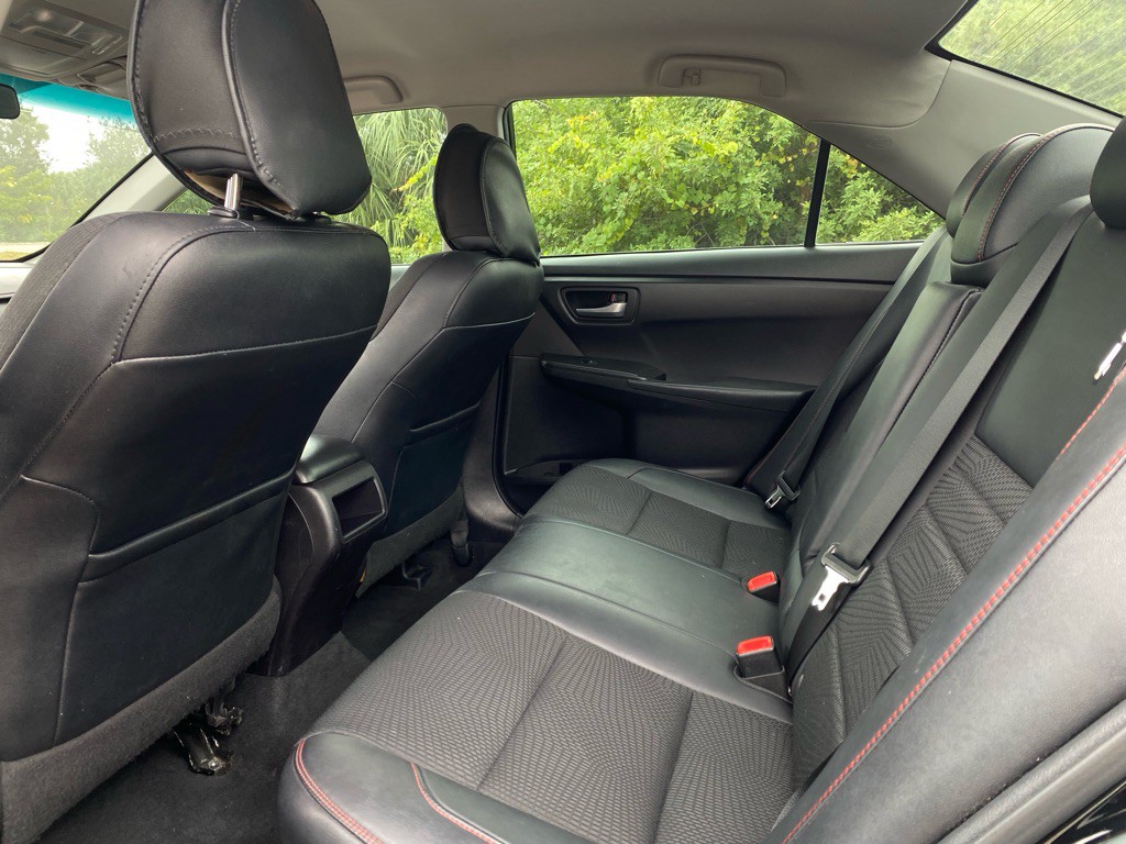 2017 Toyota Camry Image 5