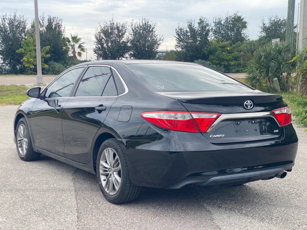 2017 Toyota Camry Image 7