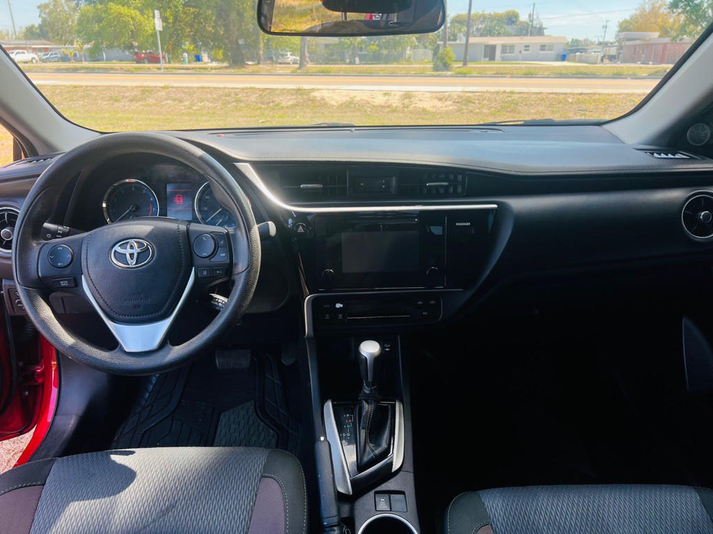 2017 Toyota Corolla Image 7