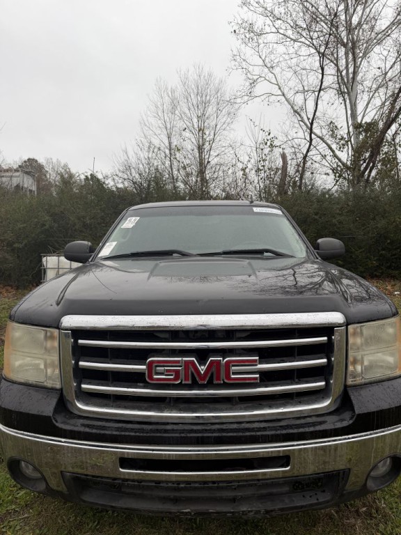2013 GMC Sierra Image 2