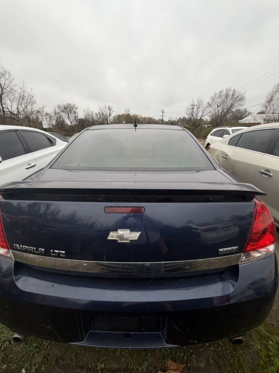 2010 Chevrolet Impala Image 2