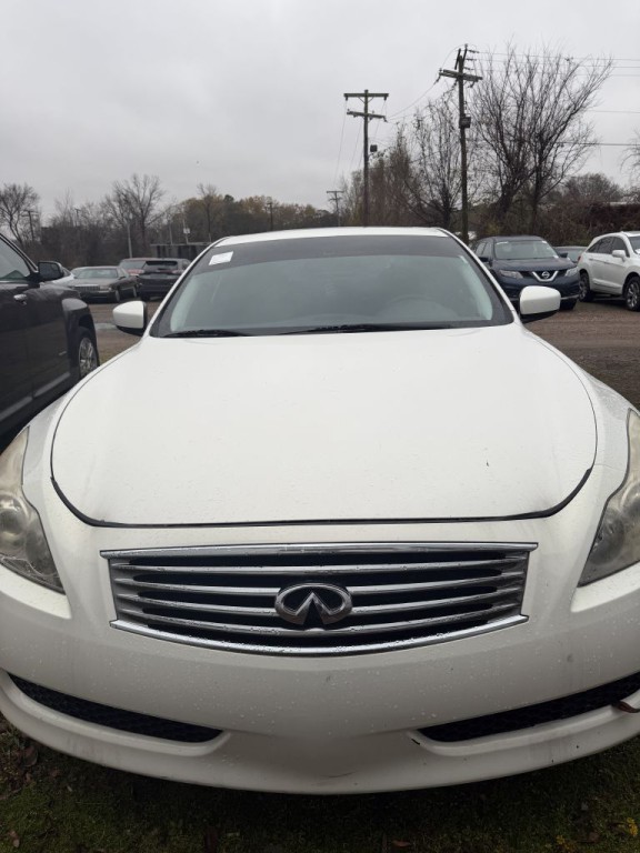 2009 INFINITI G37 Image 2