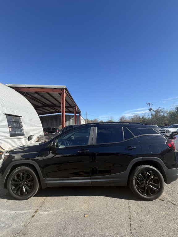 2022 GMC Terrain Image 2