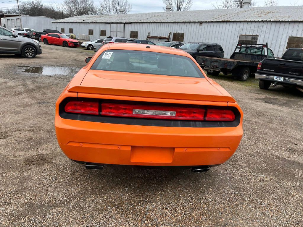 2014 Dodge Challenger Image 3