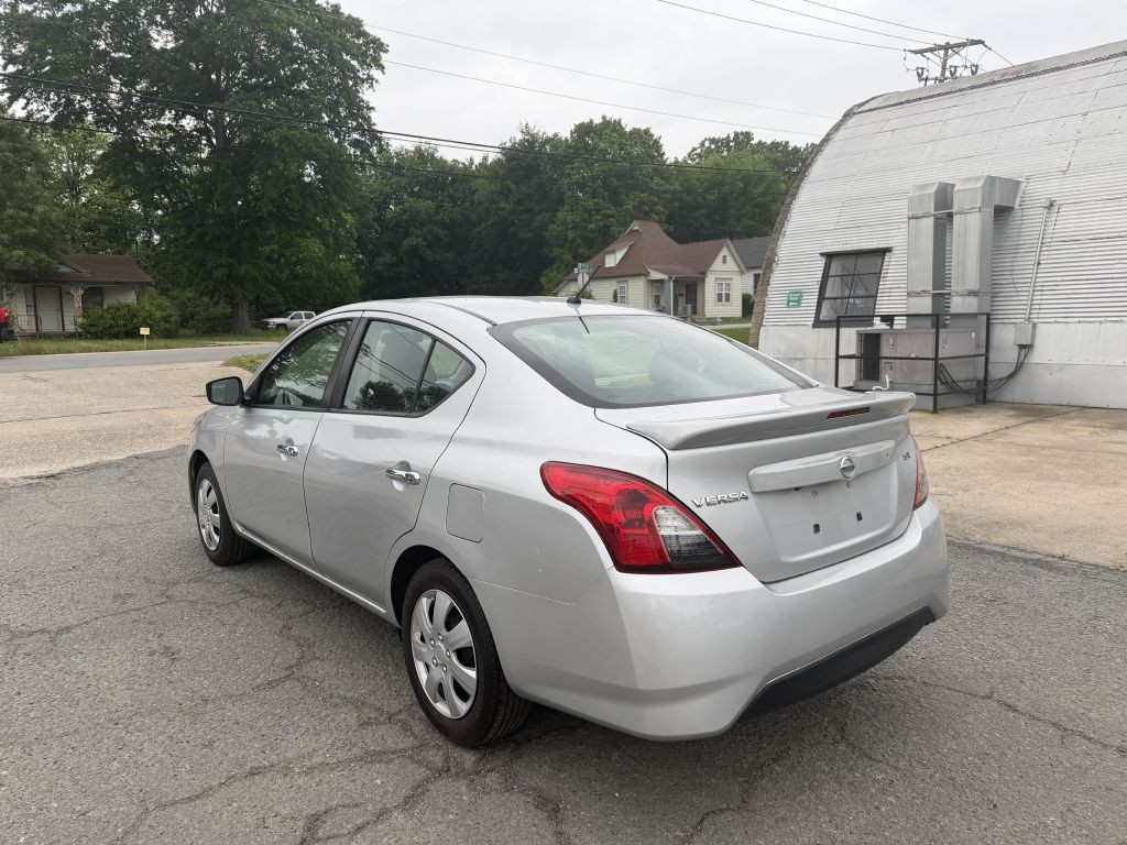 2019 Nissan Versa Image 3
