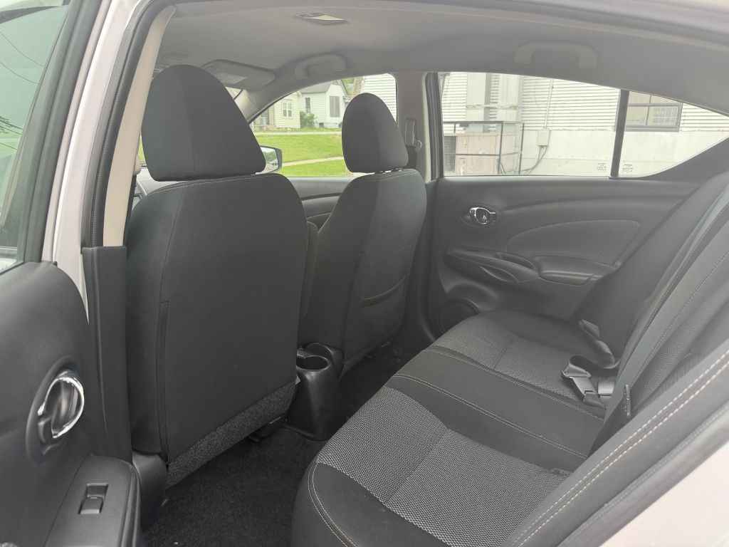 2019 Nissan Versa Image 7
