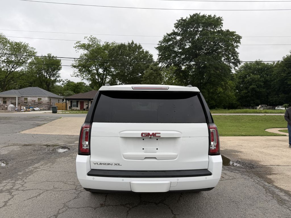 2016 GMC Yukon Image 3
