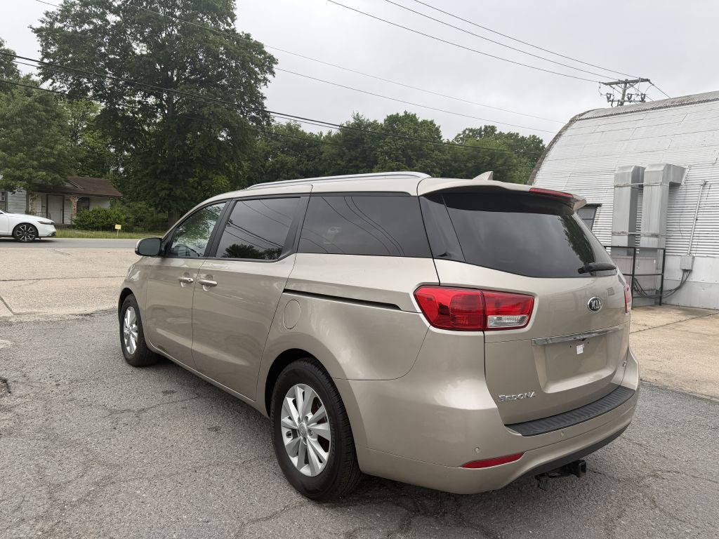 2016 Kia Sedona Image 4