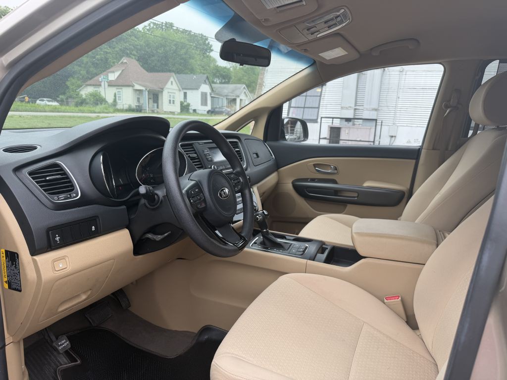 2016 Kia Sedona Image 6