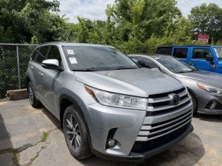 Image for 2017 Toyota Highlander SE ID: 7458435