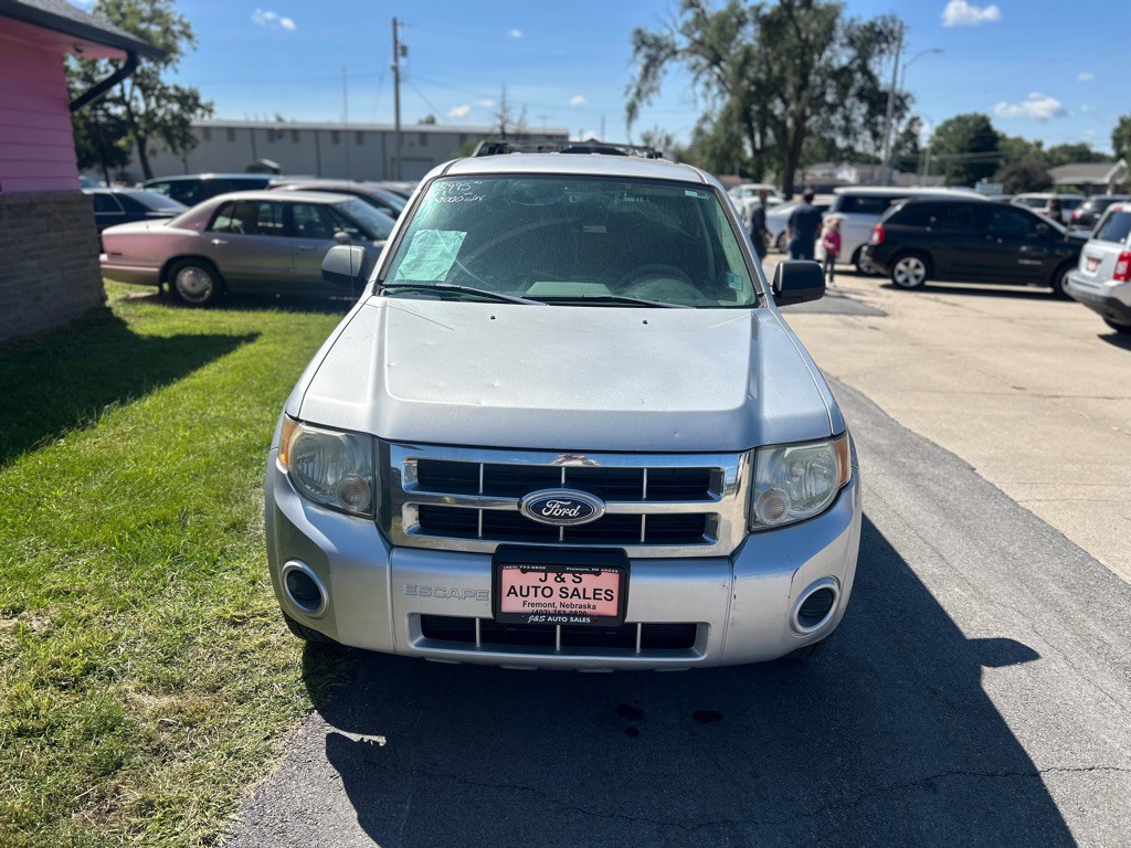 2010 Ford Escape Image 2
