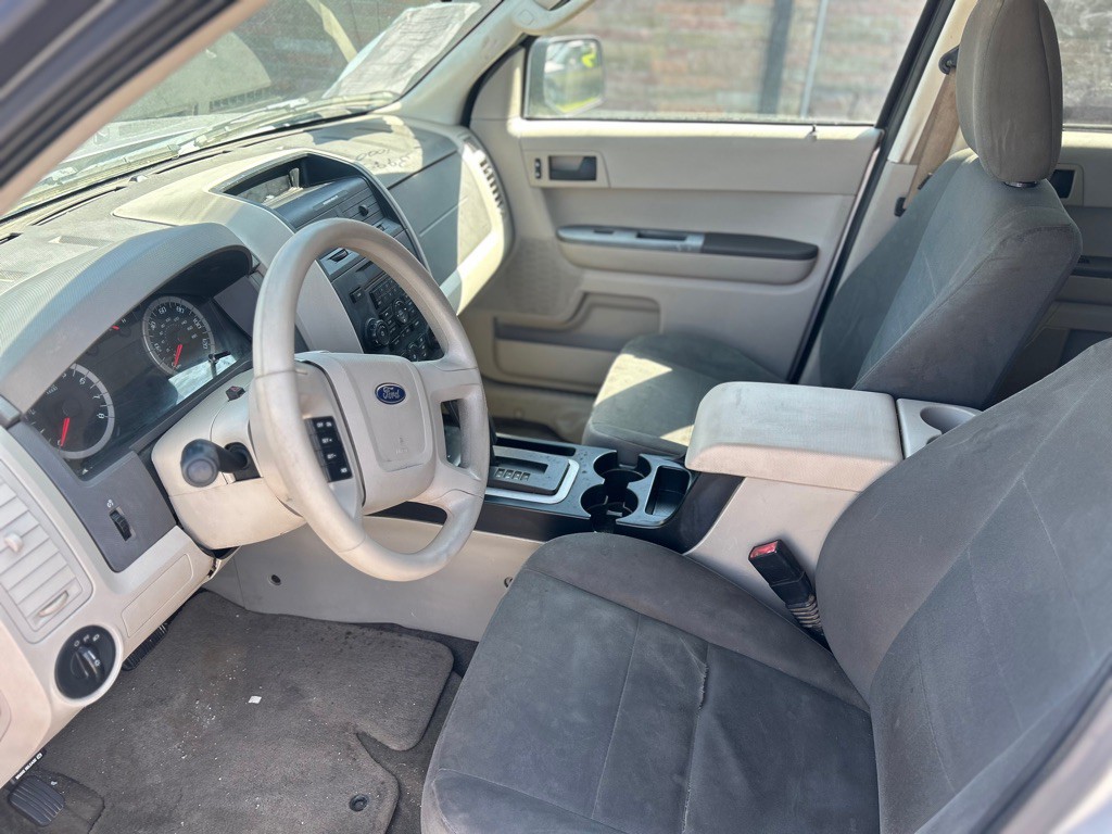 2010 Ford Escape Image 7