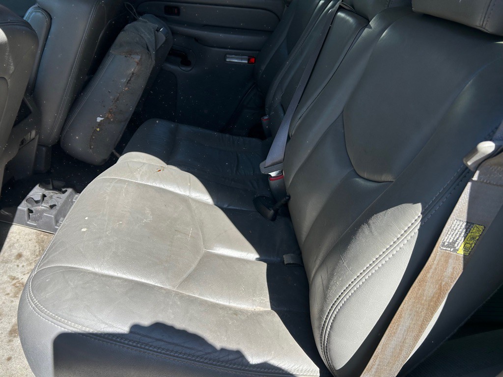 2004 Chevrolet Tahoe Image 4