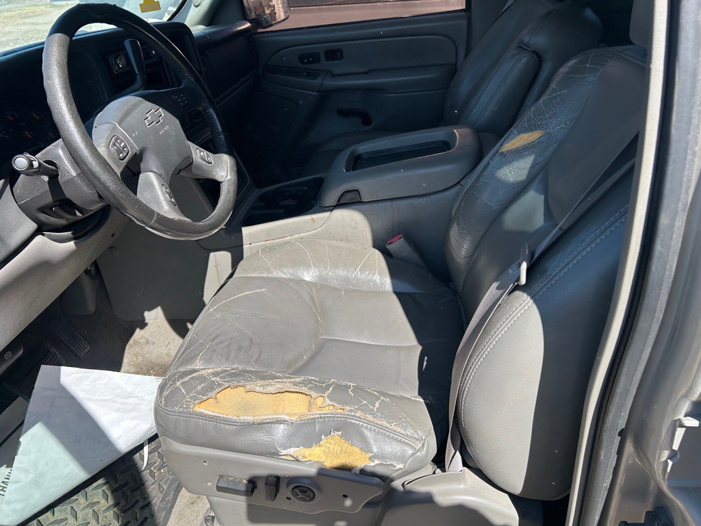 2004 Chevrolet Tahoe Image 5