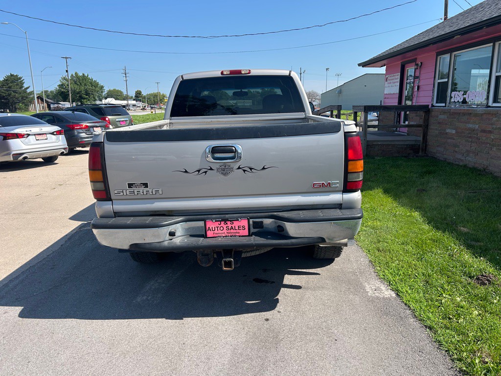 2005 GMC Sierra Image 4