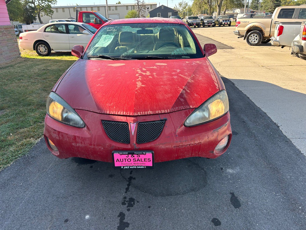 2007 Pontiac Grand Prix Image 2