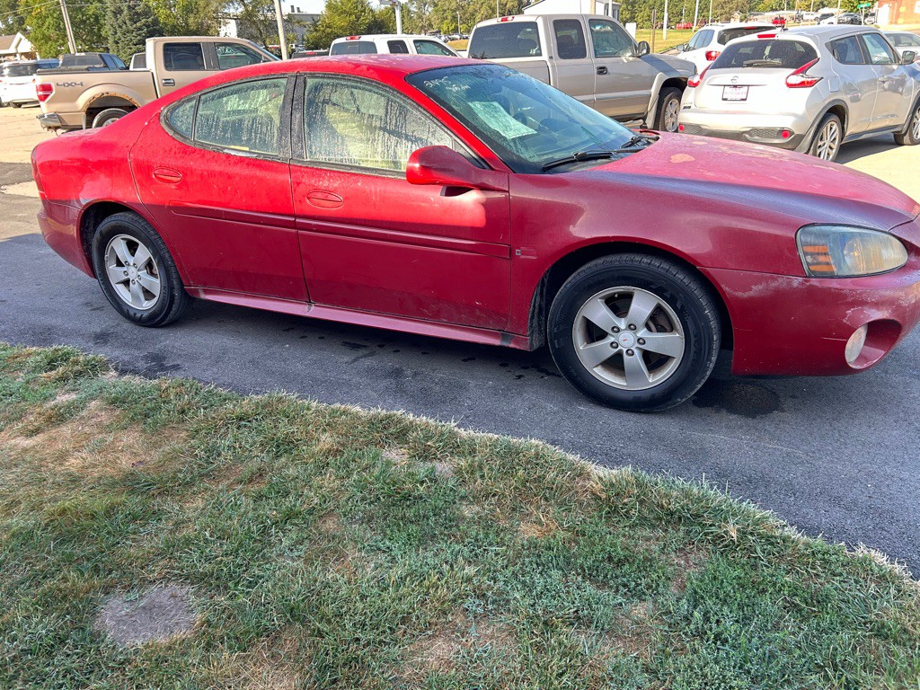 2007 Pontiac Grand Prix Image 3