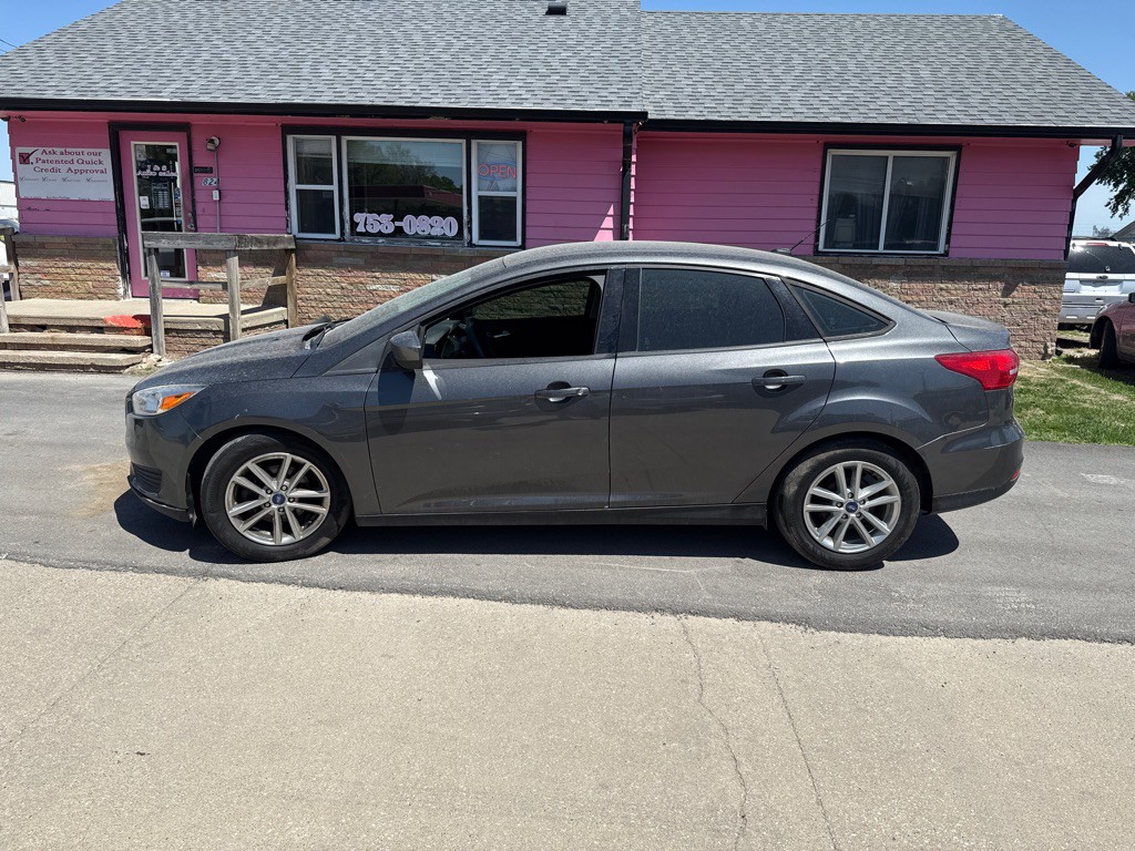 2017 Ford Focus Image 1