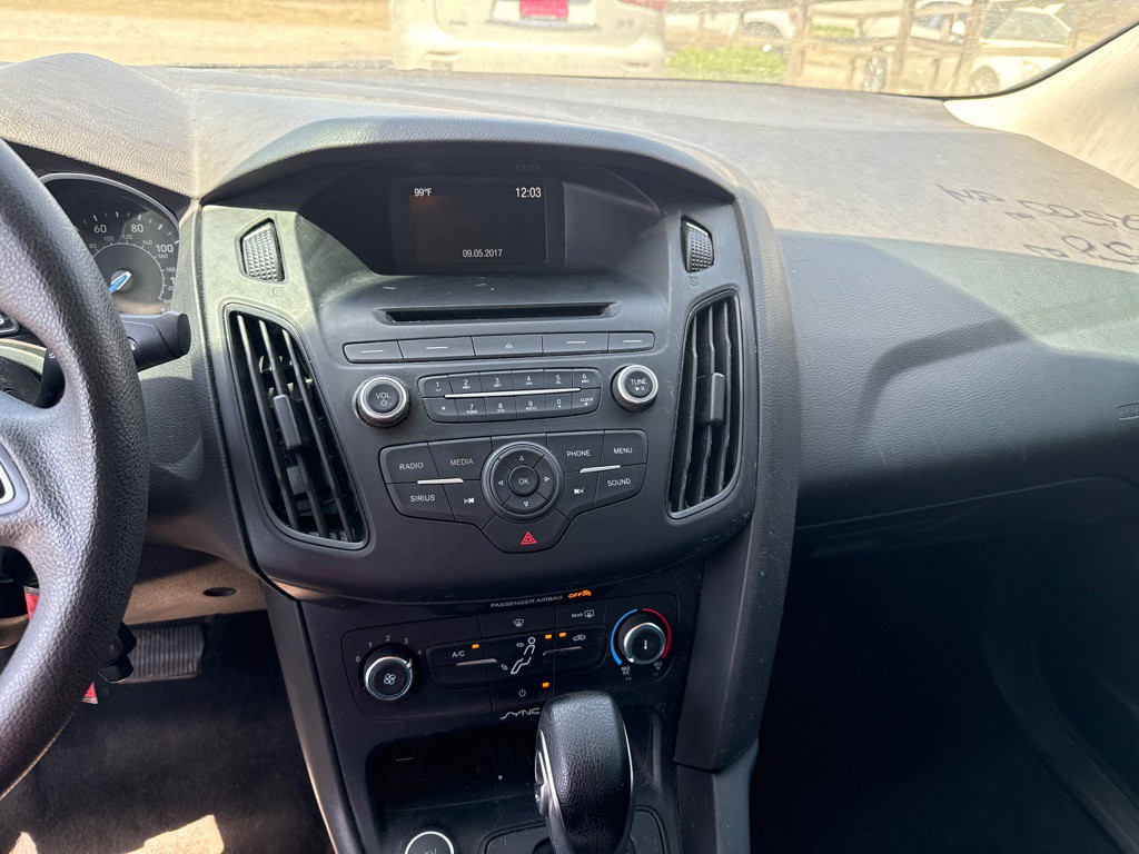 2017 Ford Focus Image 8