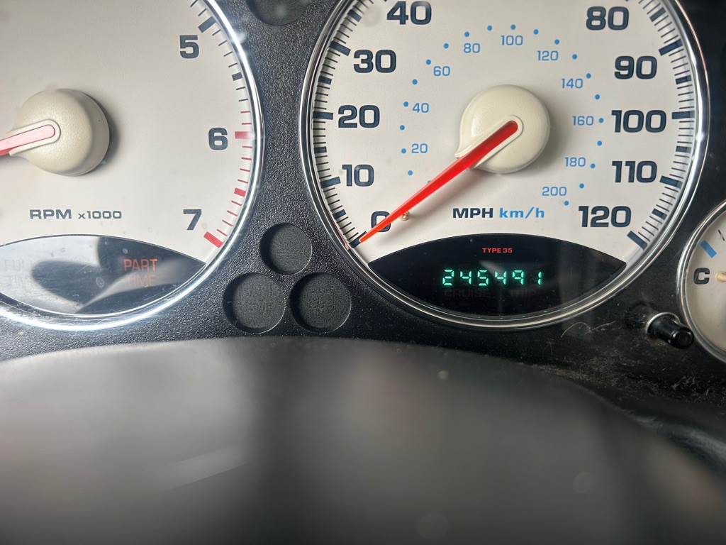 2004 Jeep Liberty Image 11