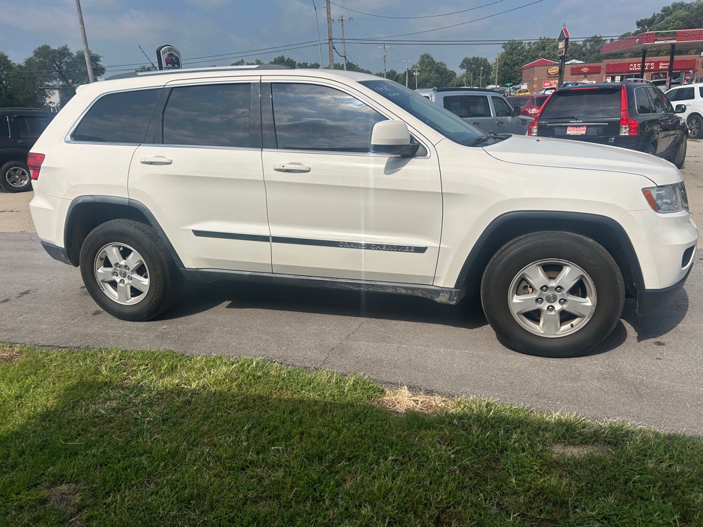 2011 Jeep Grand Cherokee Image 3