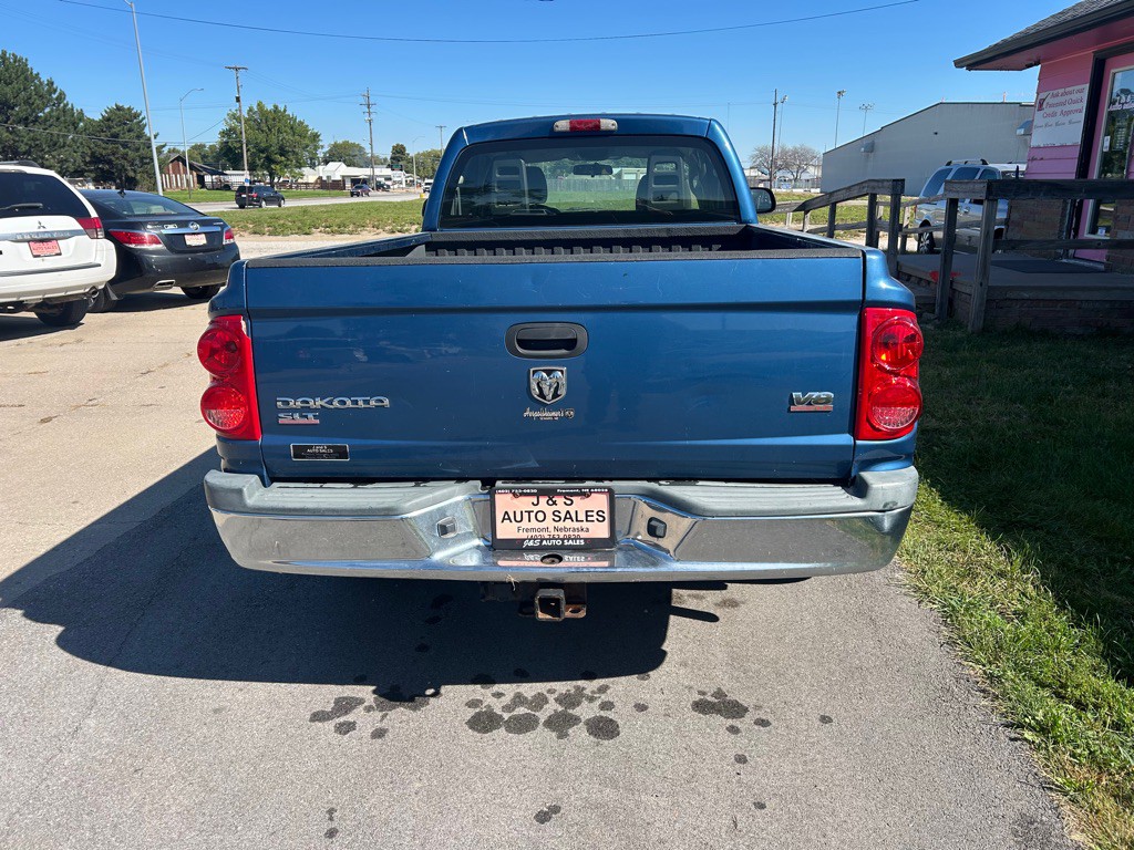 2005 Dodge Dakota Image 4
