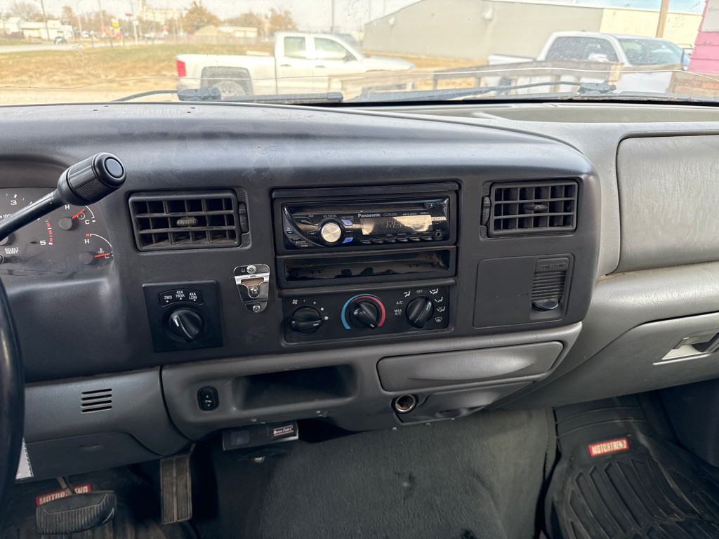 2004 Ford F-250 Image 8