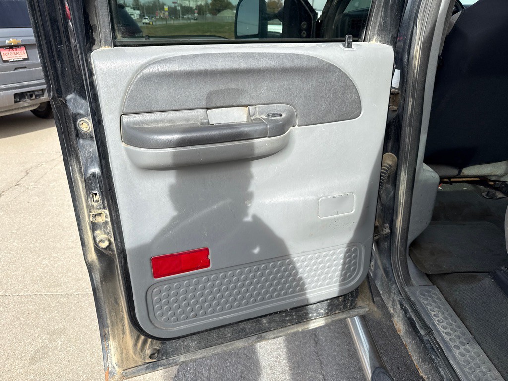 2004 Ford F-250 Image 9