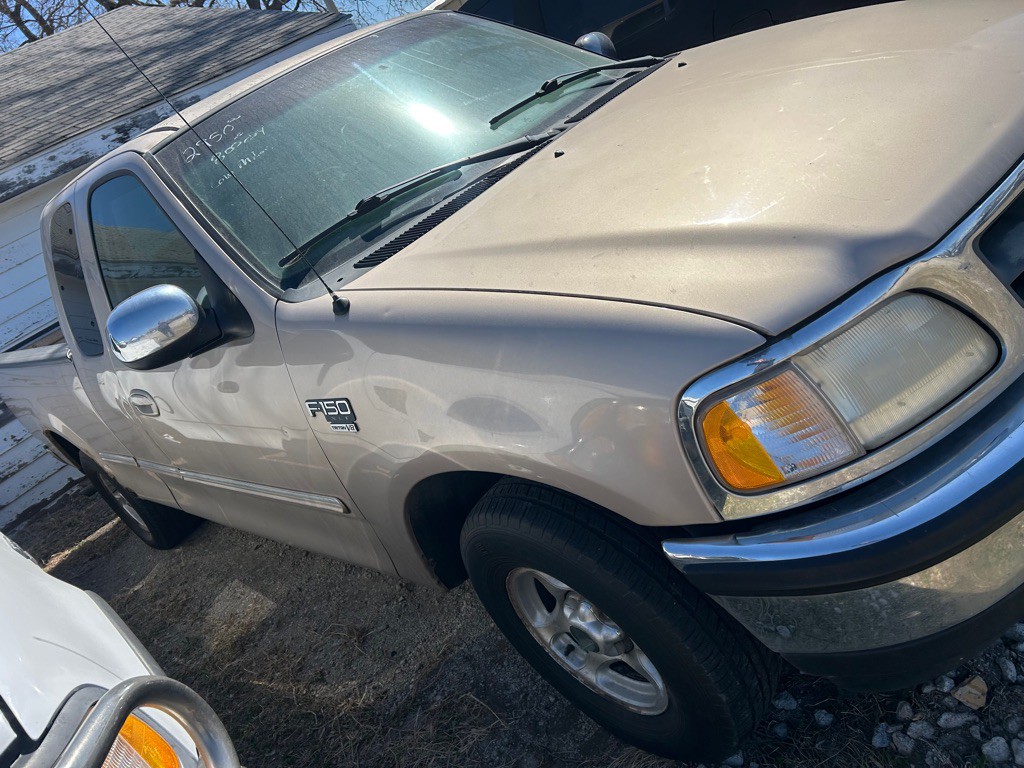 1998 Ford F-150 Image 1