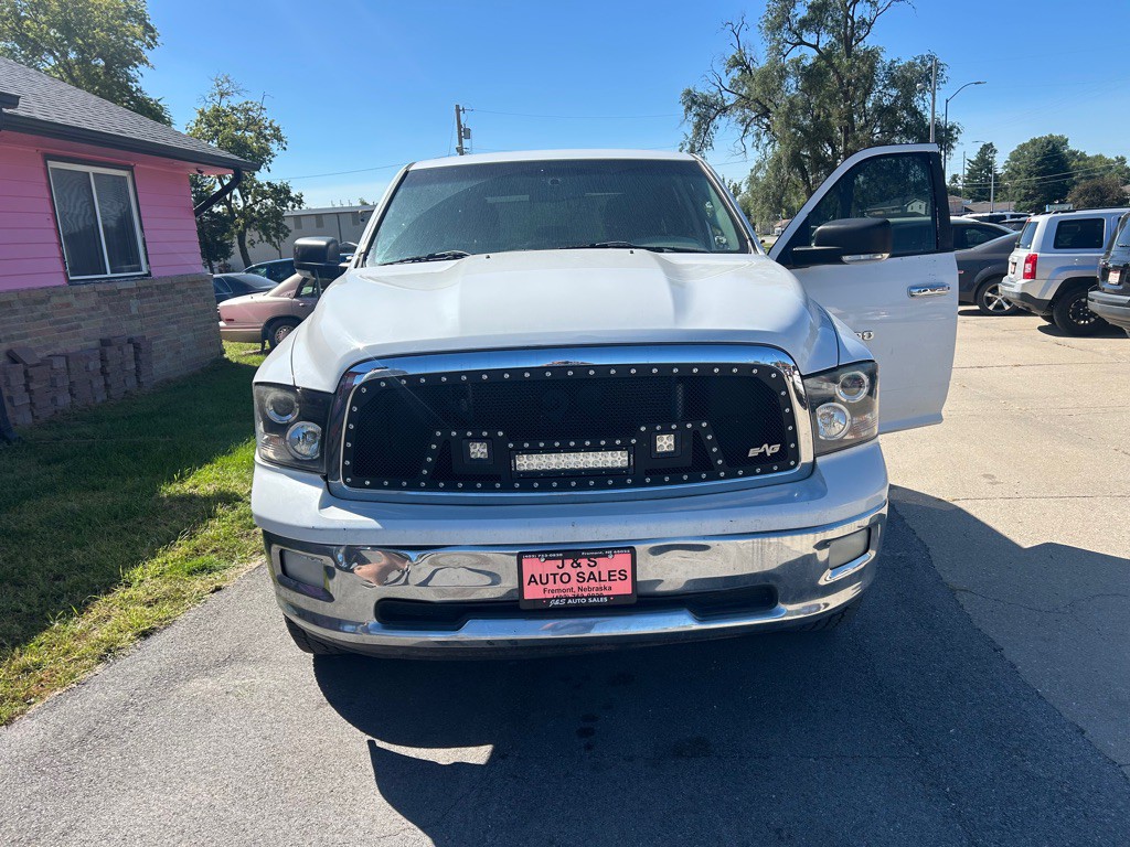 2011 Dodge Ram 1500 Image 3