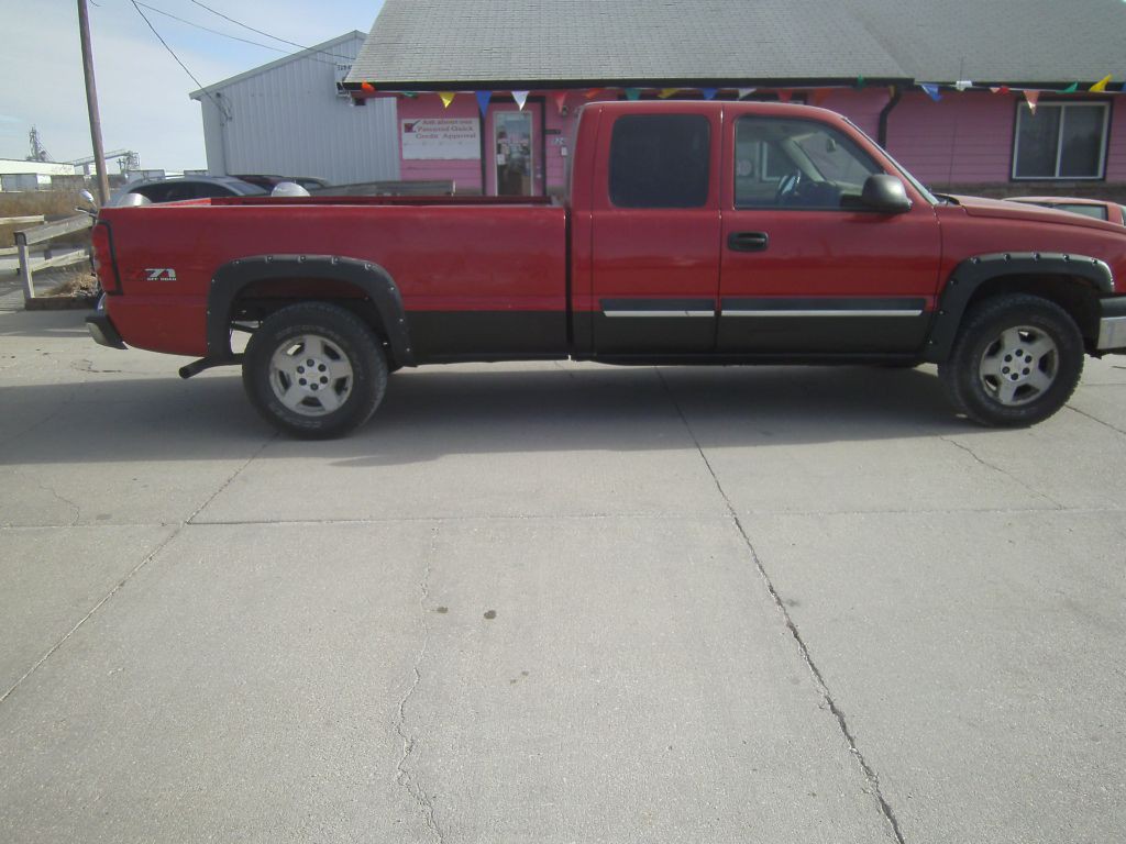 2005 Chevrolet Silverado 1500 Image 2