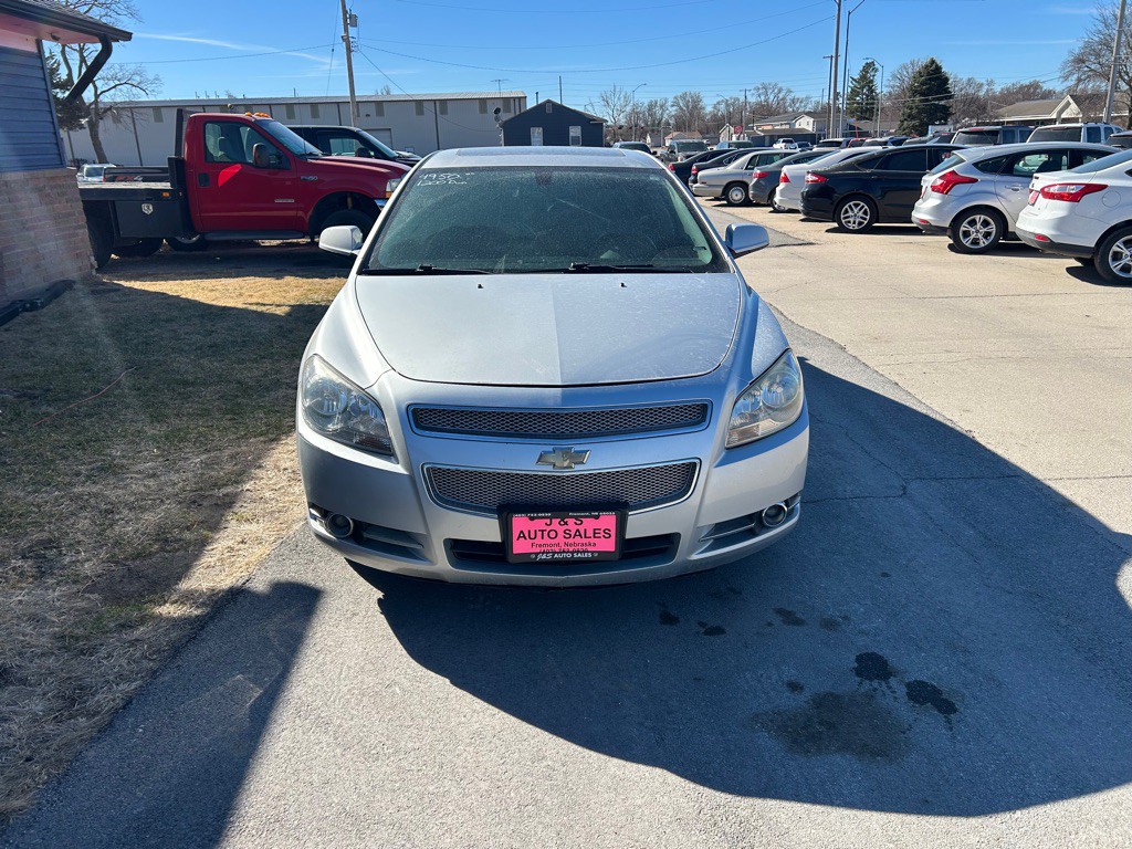2012 Chevrolet Malibu Image 2
