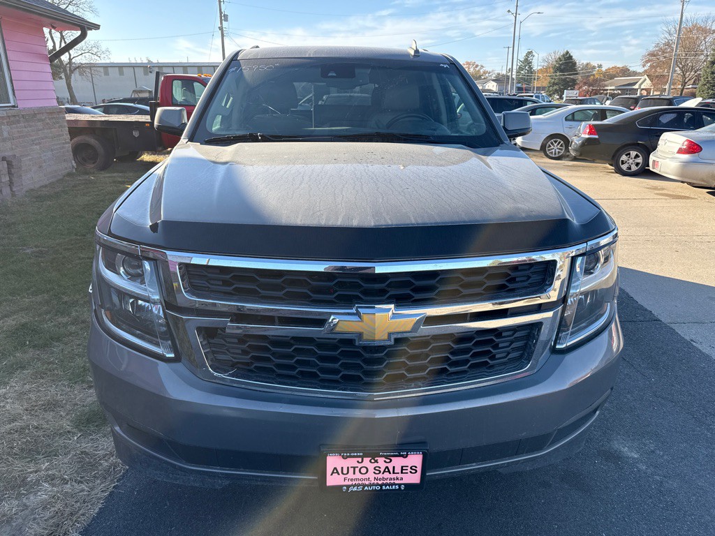 2017 Chevrolet Tahoe Image 2