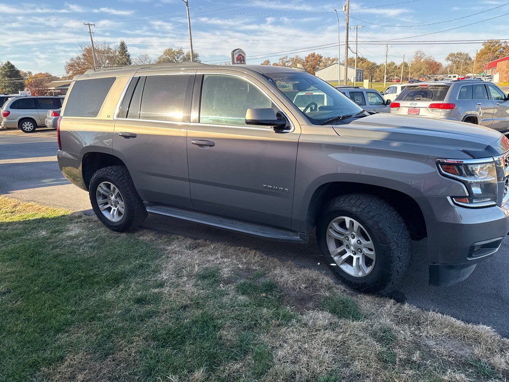 2017 Chevrolet Tahoe Image 3