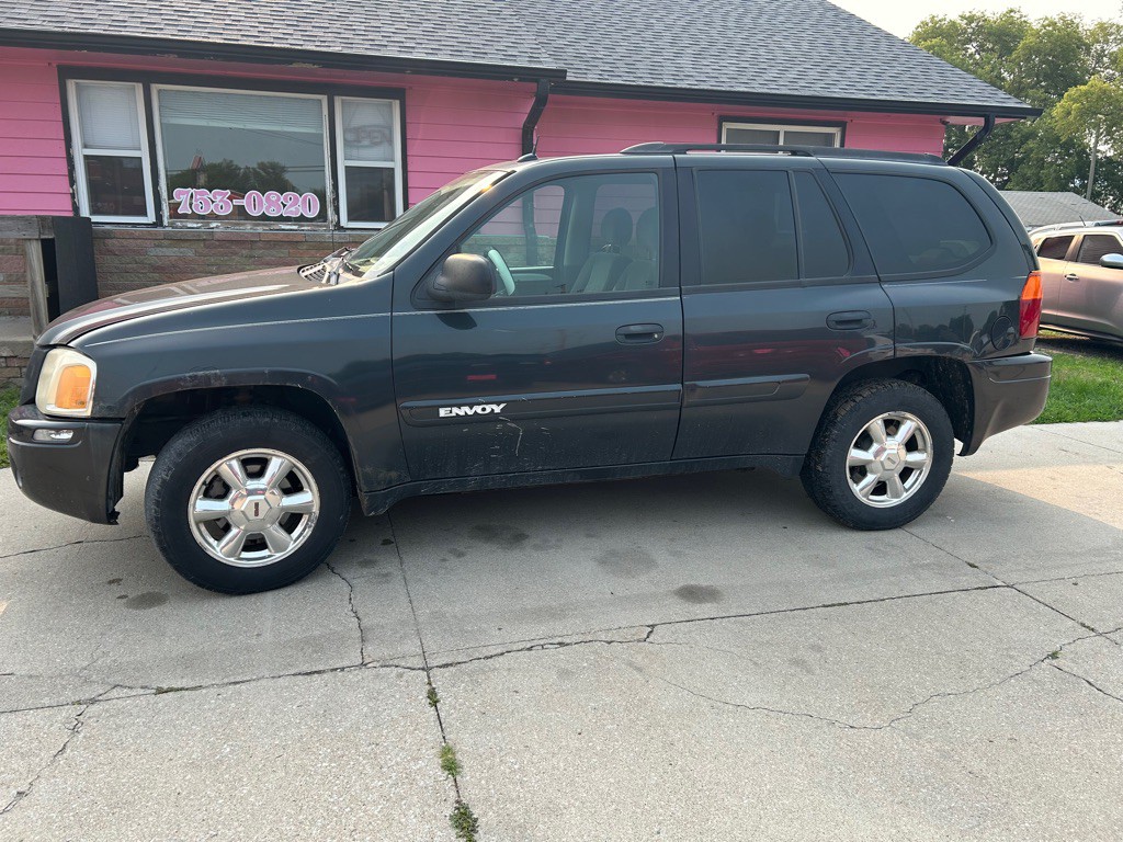 2005 GMC Envoy Image 1