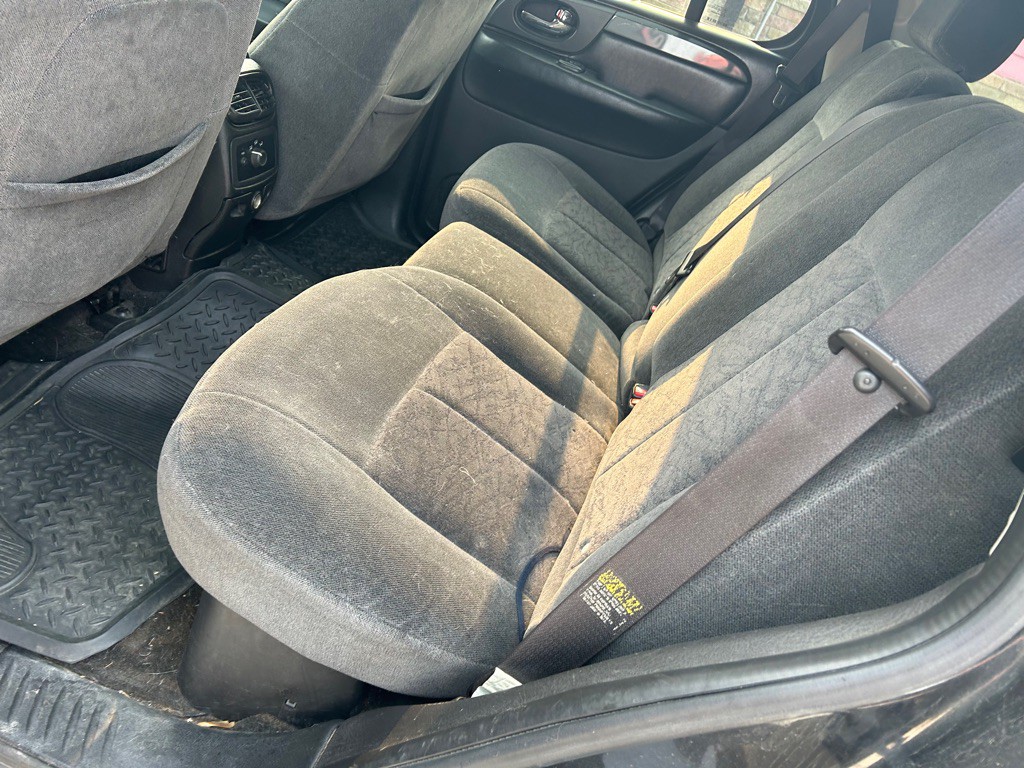 2005 GMC Envoy Image 4