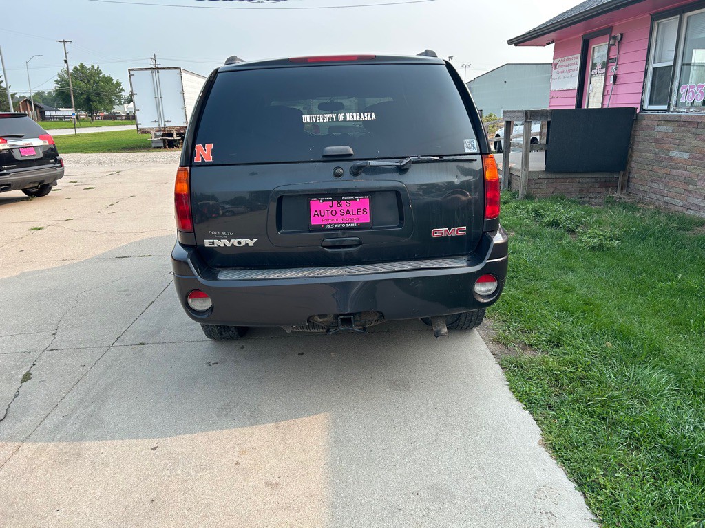 2005 GMC Envoy Image 5