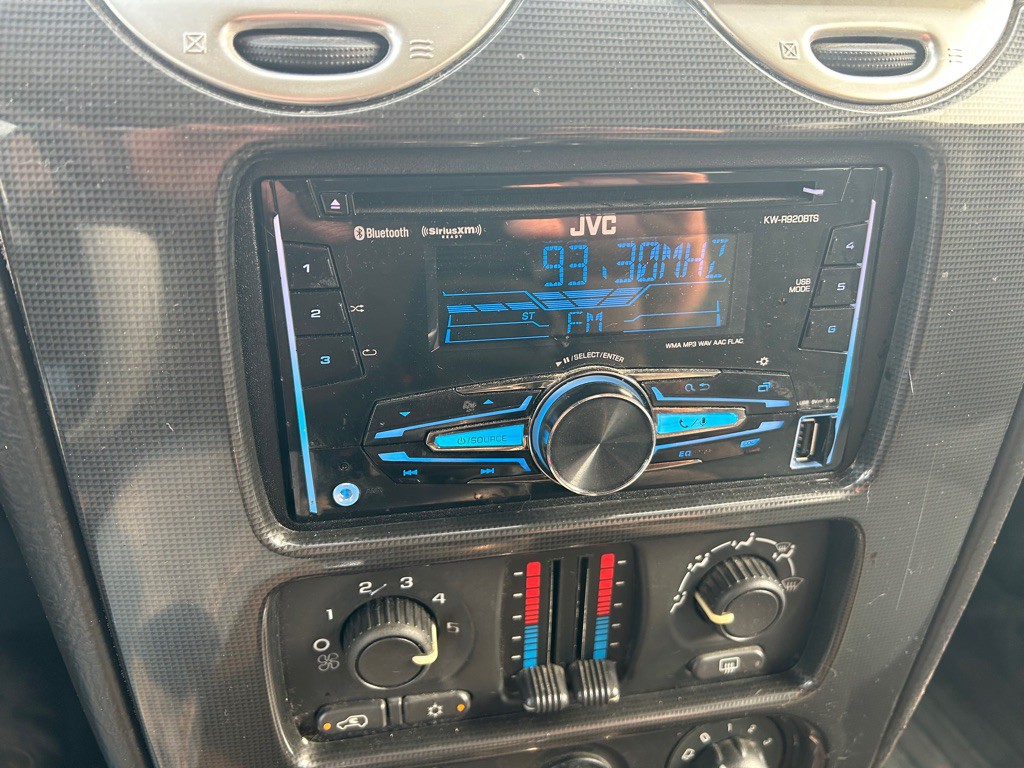 2005 GMC Envoy Image 7