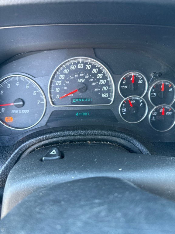 2005 GMC Envoy Image 9