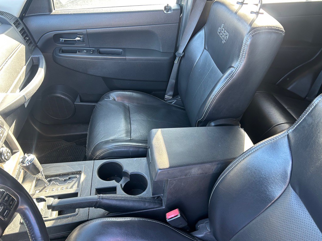 2012 Jeep Liberty Image 7